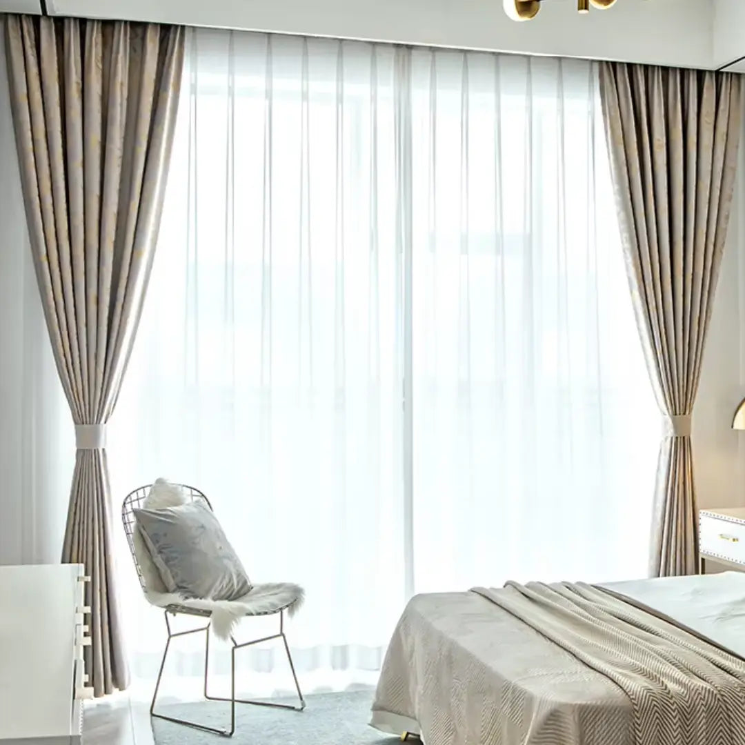 Cortina-Blackout-Bege-Veludo-com-Dourado-Texturizado-4m-x-2,60m-Sala-&-Quarto-Noctua-Dona-Cortina-3