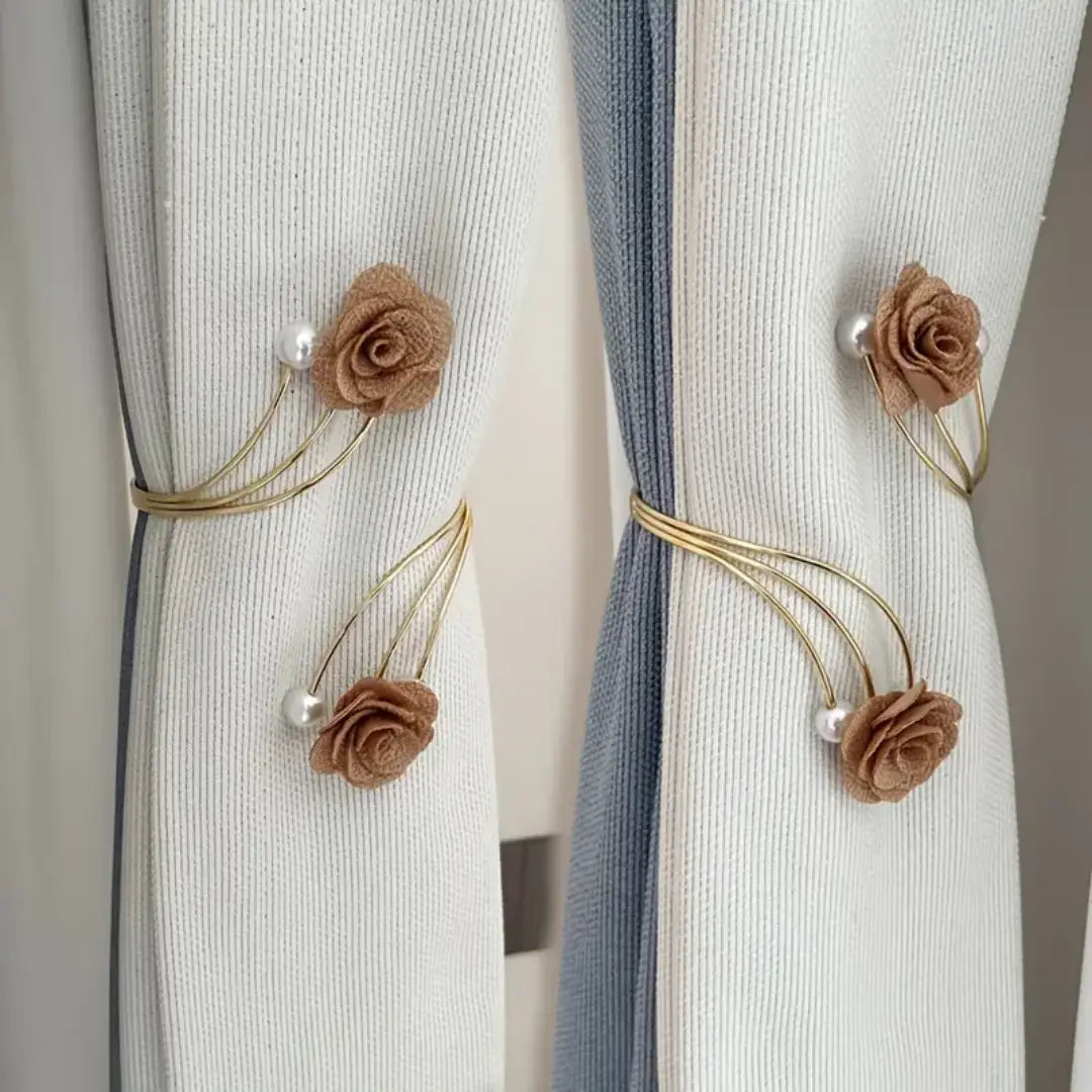 Prendedor-de-Cortina-Floral-Luxuoso-Pérolas-&-Glamour-Rosélia-Dona-Cortina-