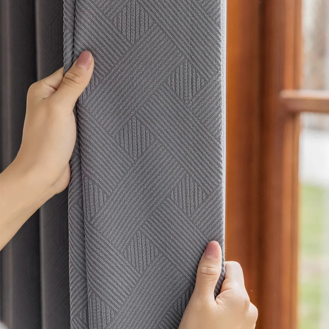 Cortina-Blackout-Chenille-Premium-Cinza-para-trilho-6m-x-2,50m-Sala-&-Jantar-Valmère-Dona-Cortina-2