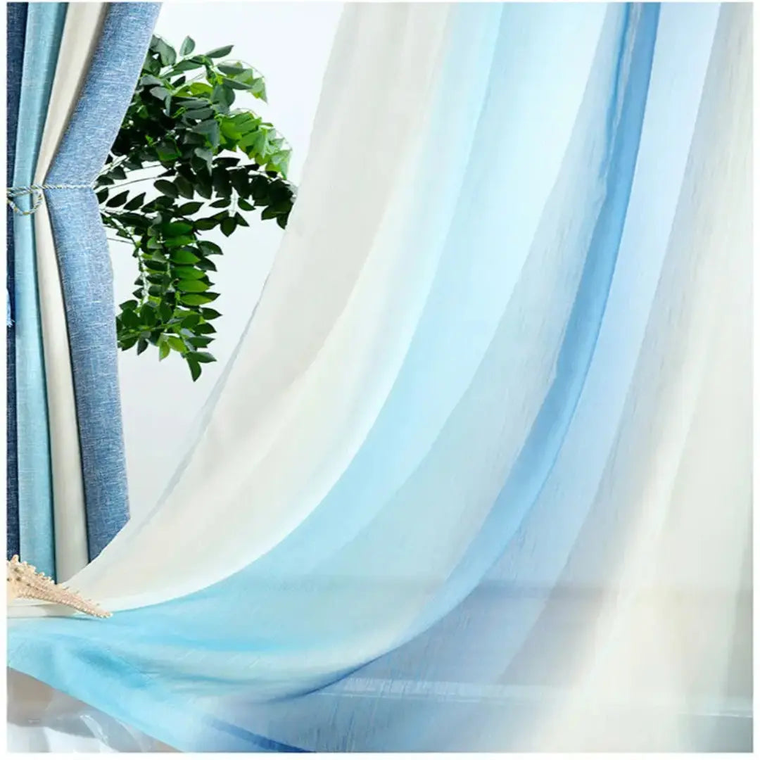 Camadas leves da Aurora Luxe em movimento, com transição de azul para branco translúcido